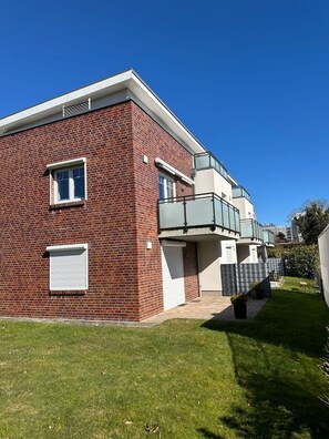 Exterior - 2001 - Penthouse Brigitte with partial sea view and dog - 2001 - Penthouse Brigitte (Kellenhusen)