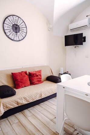 Living area - Cozy apartment in the historic center of Catania, very close to cathedral (Catania)