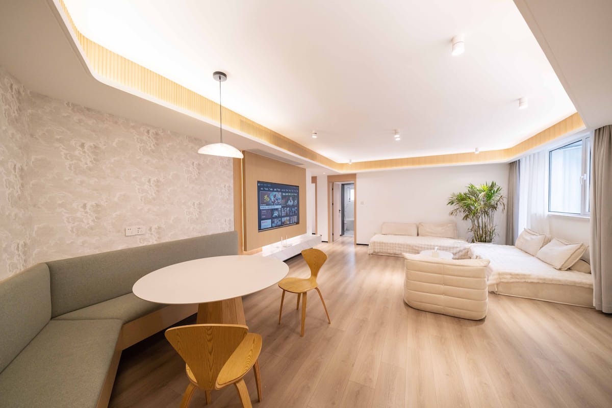 Appartamento Comfort, vista città | Area soggiorno | TV