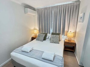 3 bedrooms, iron/ironing board, free WiFi, bed sheets - Tripcony Quays Waterfront Apartment - Unit 18 (Sunshine Coast)