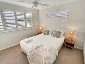 3 bedrooms, iron/ironing board, free WiFi, bed sheets - Tripcony Quays Waterfront Apartment - Unit 18 (Sunshine Coast)