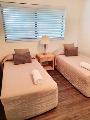 2 Schlafzimmer, Bügeleisen/Bügelbrett, kostenloses WLAN, Bettwäsche