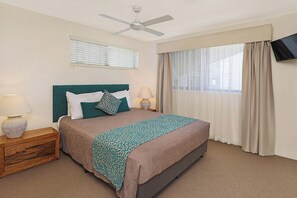 2 bedrooms, iron/ironing board, free WiFi, bed sheets - Cerulean Beachfront Apartment - Unit 8 (Sunshine Coast)