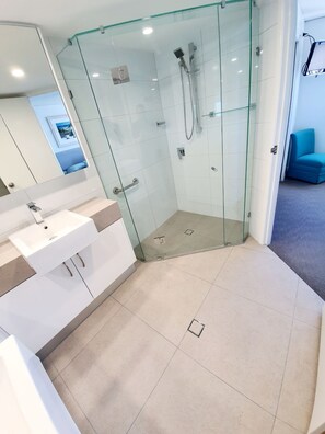 Shower, hair dryer, towels - Cerulean Beachfront Apartment with Rooftop - Unit 12 (Sunshine Coast)