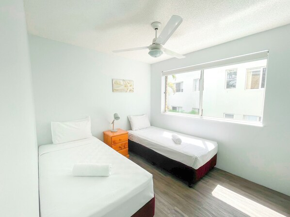 2 habitaciones, tabla de planchar con plancha y wifi gratis