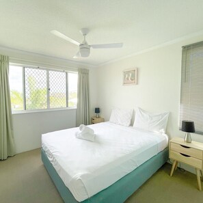 2 bedrooms, iron/ironing board, free WiFi, bed sheets - Tripcony Quays Apartment - Unit 13 (Sunshine Coast)