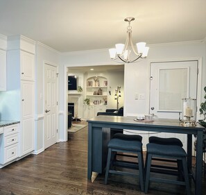 Interior - Charming 3-bedroom house with pool, jacuzzi bathtub, and WiFi for Masters rental (Evans)