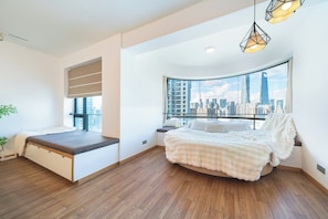 Superior Apartment, City View | 4 bedrooms, soundproofing, free WiFi