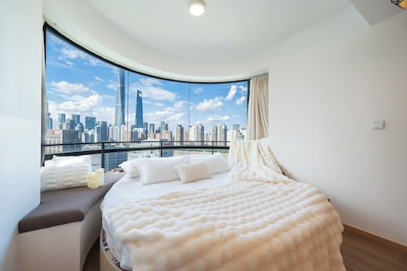 Superior Apartment, City View | 4 bedrooms, soundproofing, free WiFi