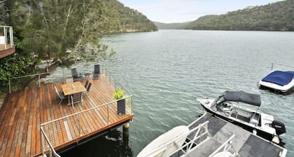 Berowra Waters Glass House