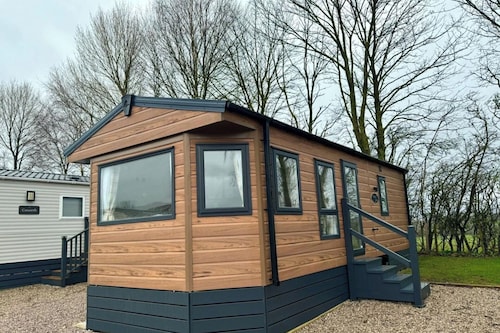 Westfield Lodge Retreat-Sleeps 6-Pet Friendly