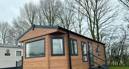 Westfield Lodge Retreat-Sleeps 6-Pet Friendly