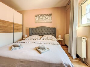 2 bedrooms, Internet