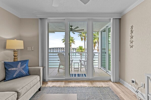 Smart TV, DVD player, books