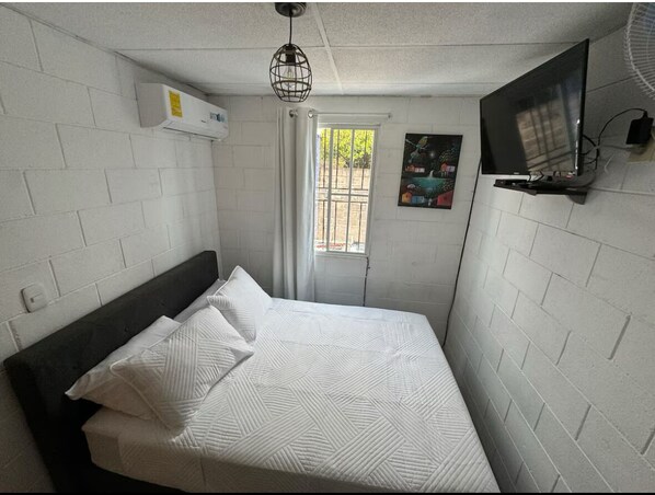 3 chambres, fer et planche à repasser, Wi-Fi gratuit, draps fournis