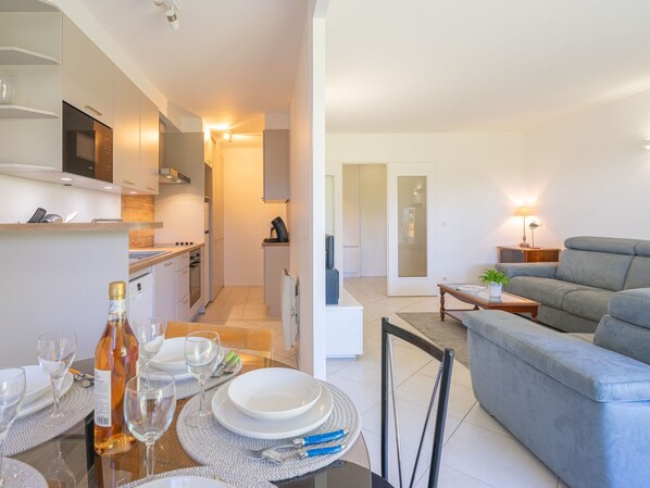 TV - Résidence de Mons by Interhome (Royan)