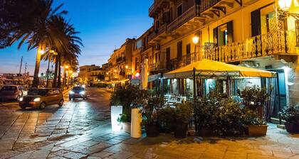 Una Mansarda Nell'isola, La Maddalena, Italy