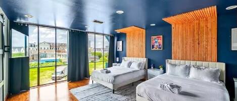 8 bedrooms, iron/ironing board, WiFi, bed sheets