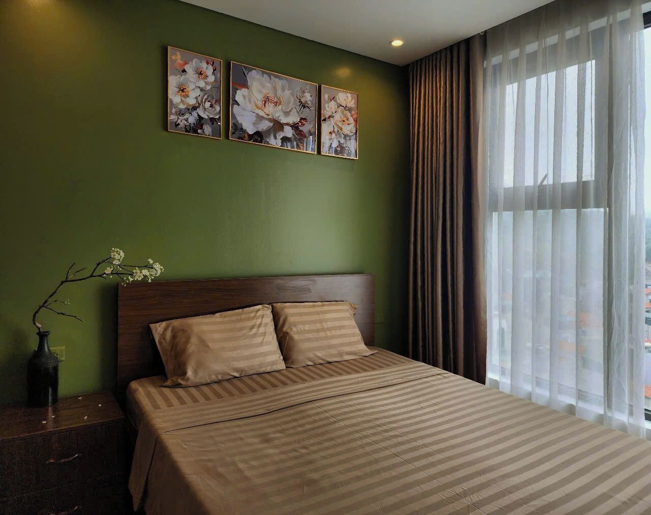 1 bedroom, in-room safe, iron/ironing board, free WiFi