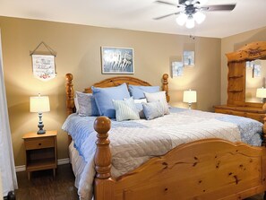 3 bedrooms, iron/ironing board, WiFi, bed sheets