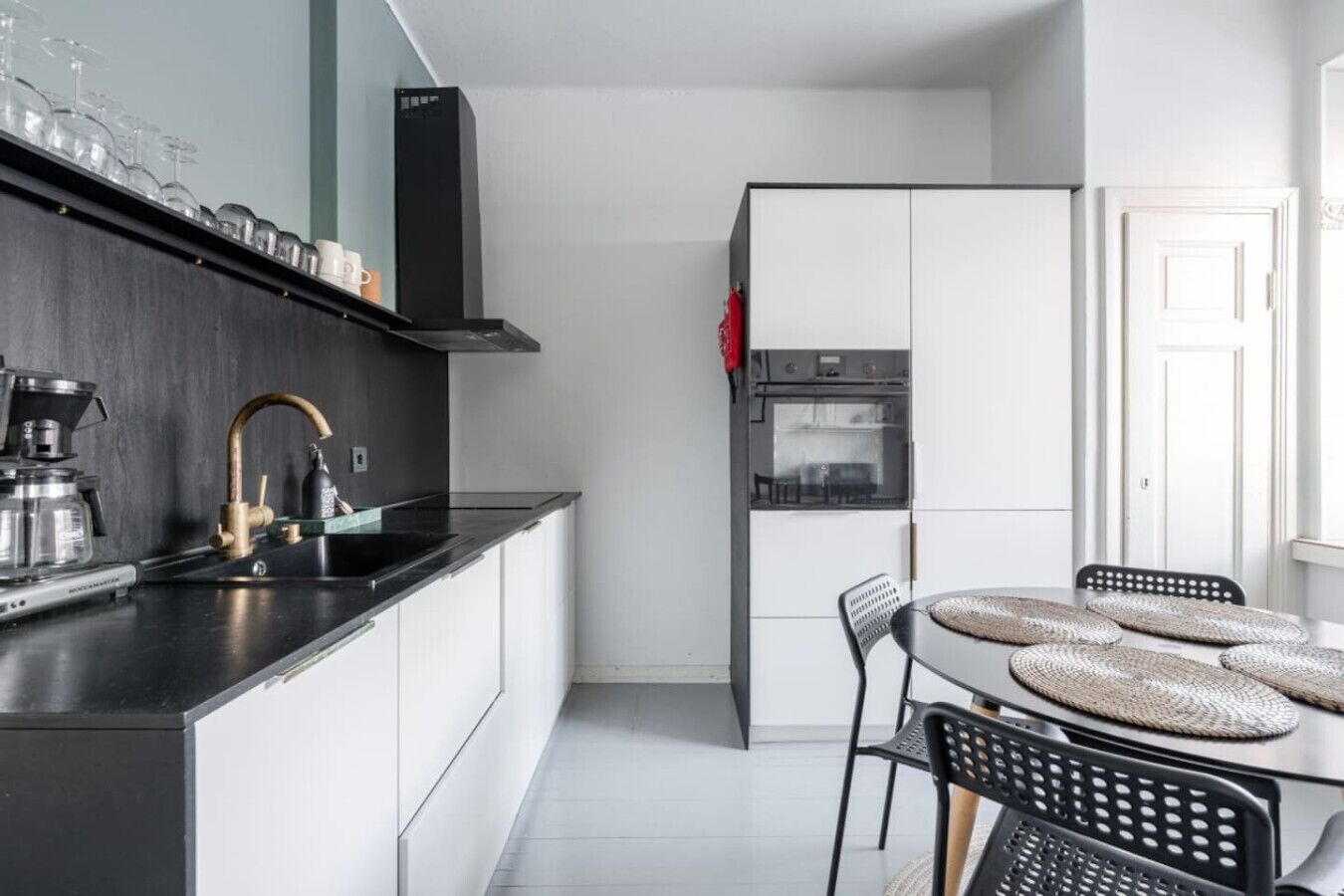 Coffee/tea maker, fridge, microwave, oven