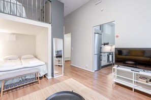 1 bedroom, desk, iron/ironing board, free WiFi