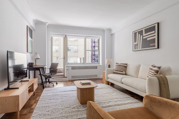 Télévision, chaîne hi-fi