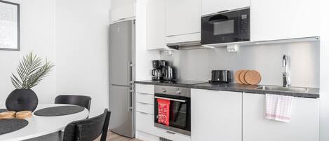 Fridge, microwave, oven, stovetop