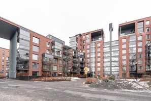 Exterior - Modern 1BR Apt next to Lake Pyhäjärvi & Downtown (Tampere)