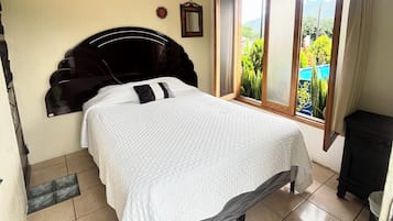 Classic Room, Mountain View | Free WiFi