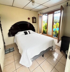Classic Room, Mountain View | Free WiFi, bed sheets