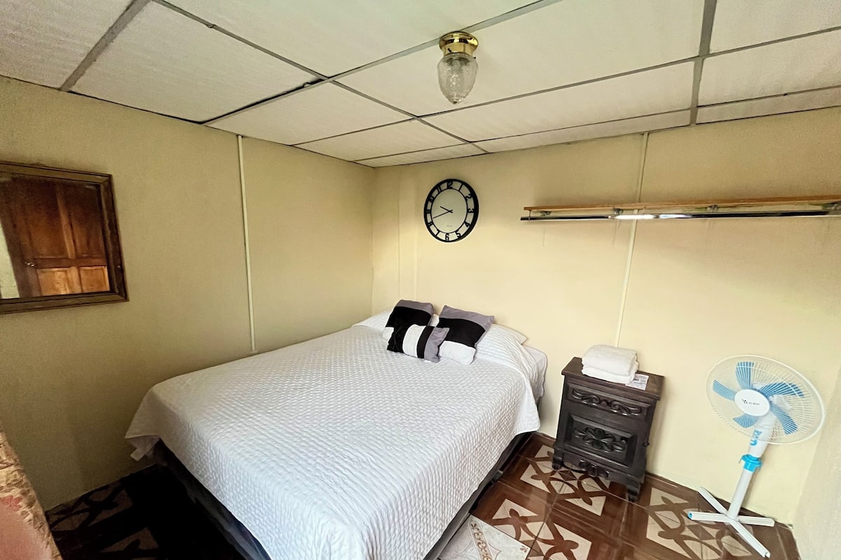 Basic Room, Mountain View | Free WiFi