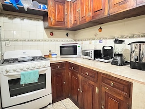 Fridge, microwave
