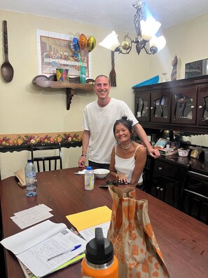 Full-sized fridge, microwave, blender, waffler maker - Jireh Antigua (Antigua Guatemala)