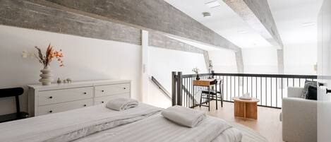 1 quarto, escrivaninha, ferros/tábuas de passar roupa, Wi-Fi de cortesia