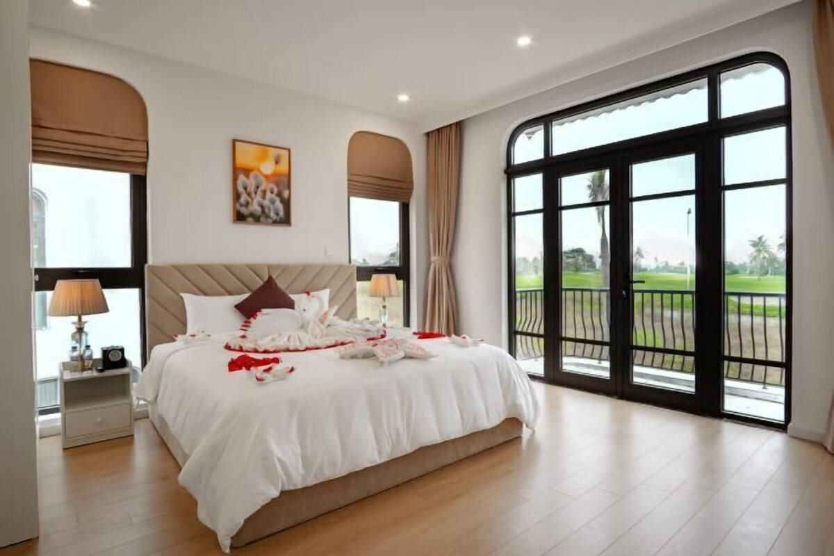 1 bedroom, desk, free WiFi, bed sheets