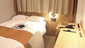 1 bedroom, desk, WiFi (free), bed sheets