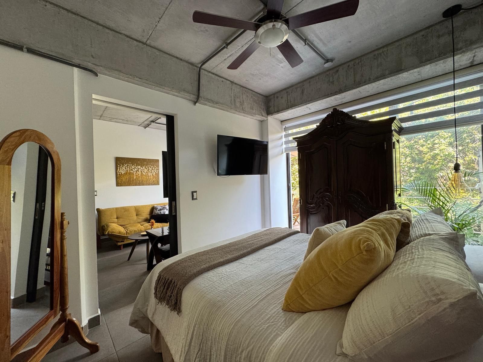 2 slaapkamers, een strijkplank/strijkijzer, gratis wifi, beddengoed