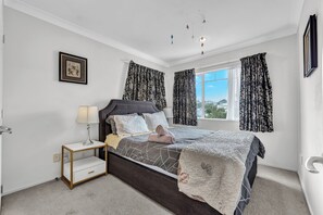 4 chambres, fer et planche à repasser, Wi-Fi, draps fournis