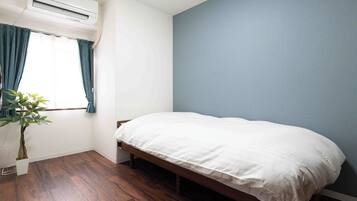 1 bedroom, desk, free WiFi, bed sheets