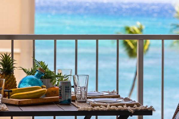 تناول الطعام بالخارج