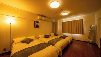 1 bedroom, desk, iron/ironing board, WiFi (free)