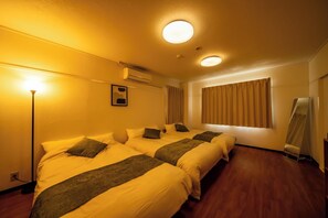 1 slaapkamer, een bureau, een strijkplank/strijkijzer, gratis wifi