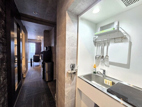 5 minutes walk from Shibaurafuto Station Queen be / Minato-ku Tokyo