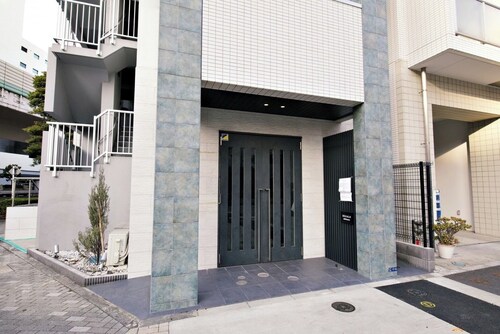 5 minutes walk from Shibaurafuto Station Queen be / Minato-ku Tokyo