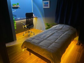 4 bedrooms, desk, free WiFi, bed sheets
