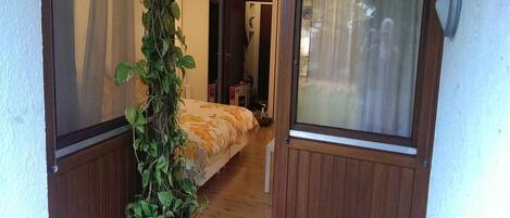 Wifi gratis y ropa de cama