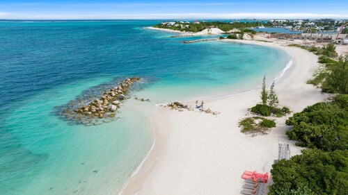 Villa TreeHaus: Paradise Overlooking Grace Bay