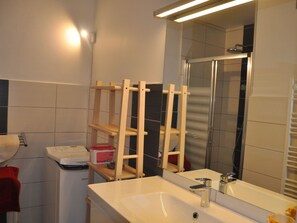 Bathroom - Ecureuils B by Interhome (Les Deux Alpes)