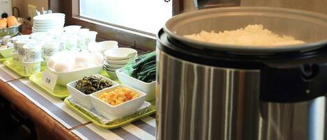 Petit déjeuner compris